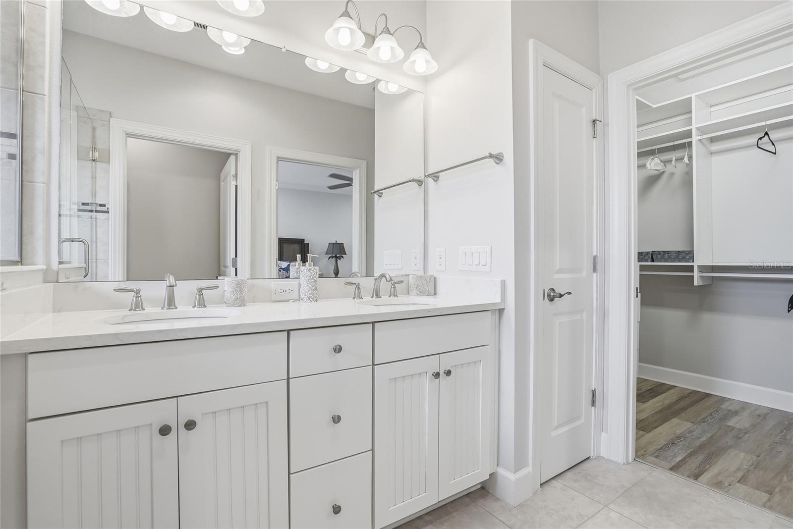 3162 MOORINGS DR — photo 33