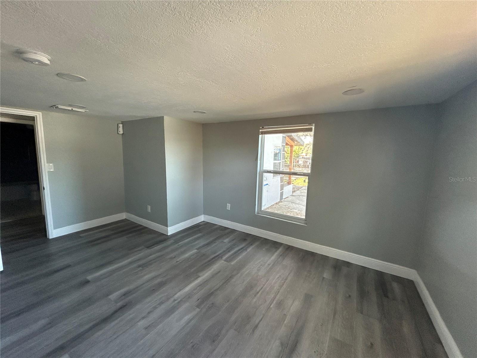 2119 E ELLICOTT — photo 10