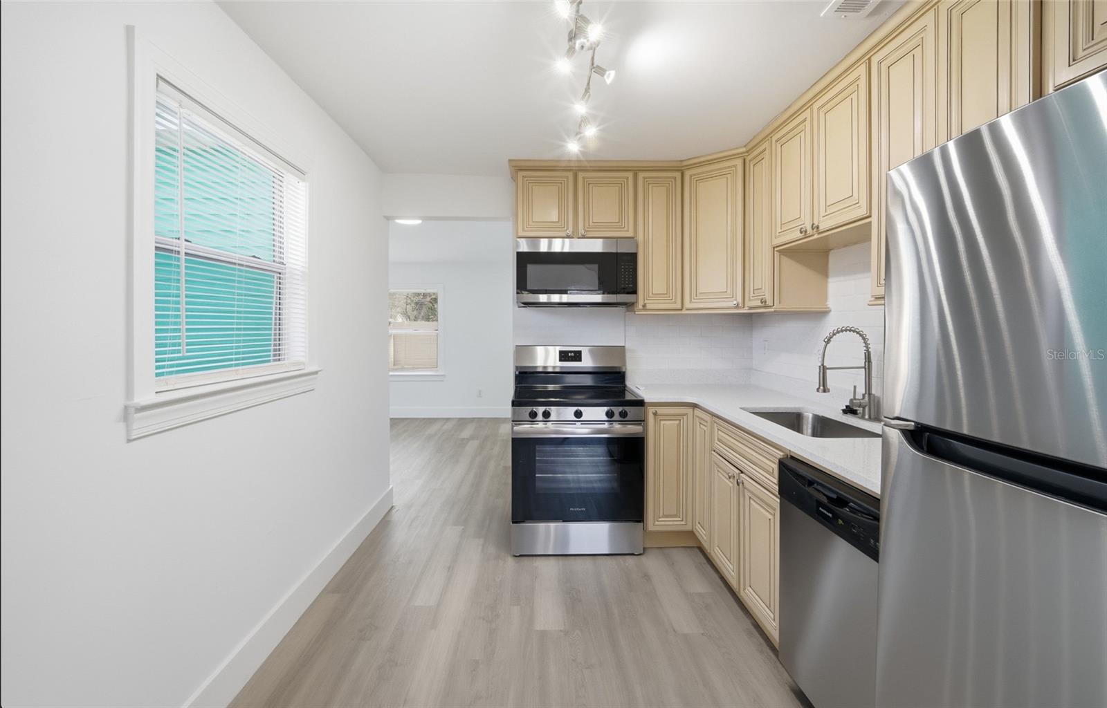 10001 N 20TH ST — photo 5