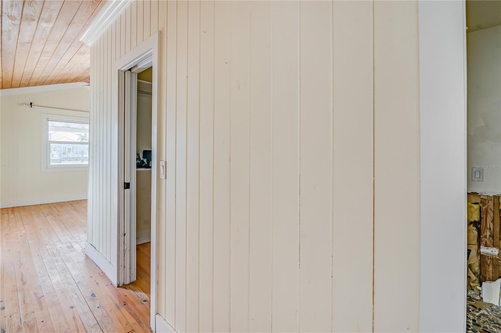 16029 REDINGTON DR — photo 22