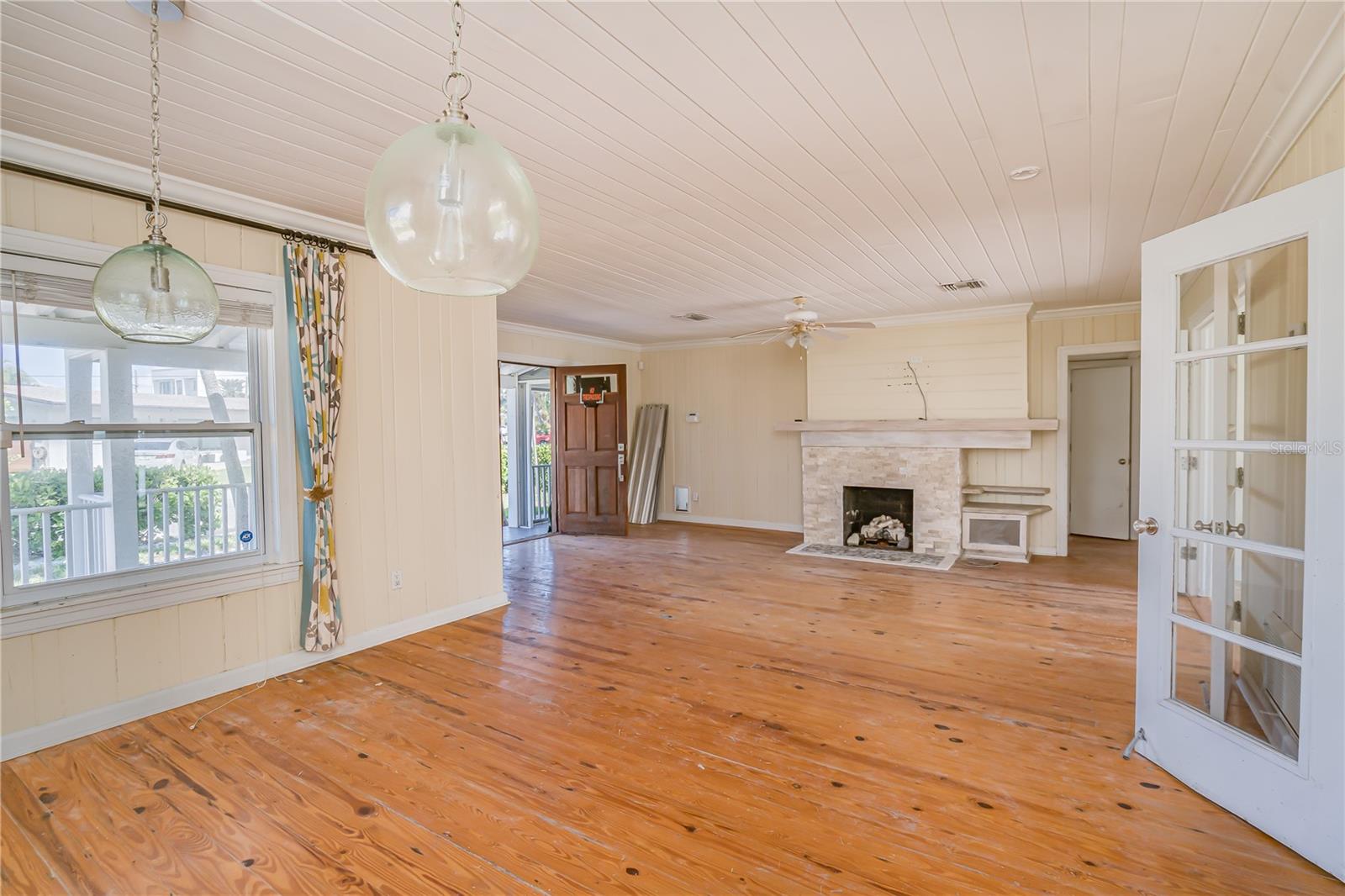 16029 REDINGTON DR — photo 11