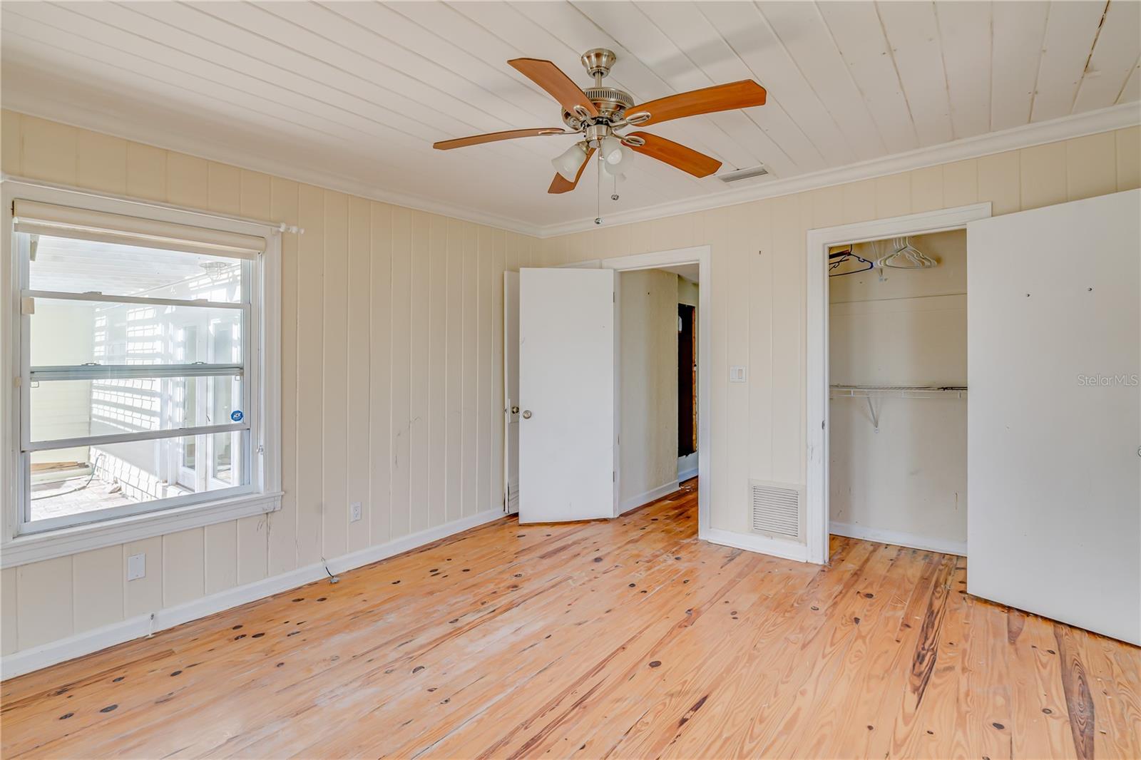 16029 REDINGTON DR — photo 40