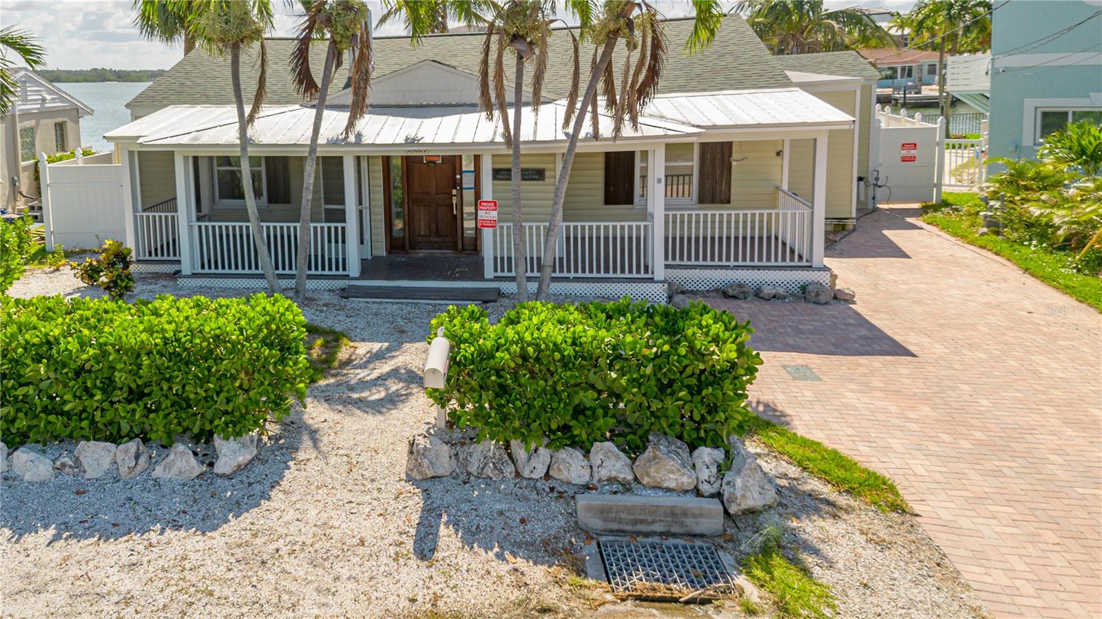 16029 REDINGTON DR — photo 2