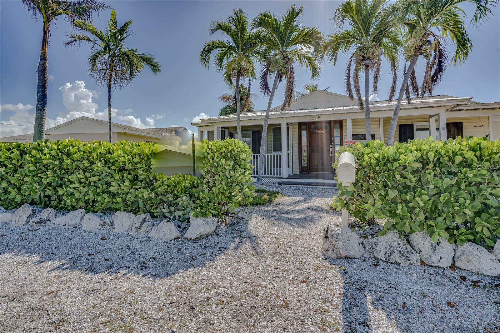 16029 REDINGTON DR — photo 53