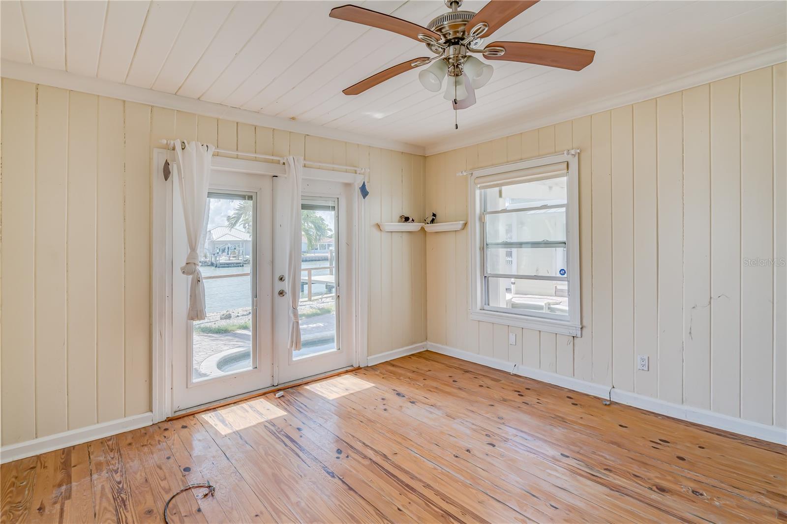 16029 REDINGTON DR — photo 39