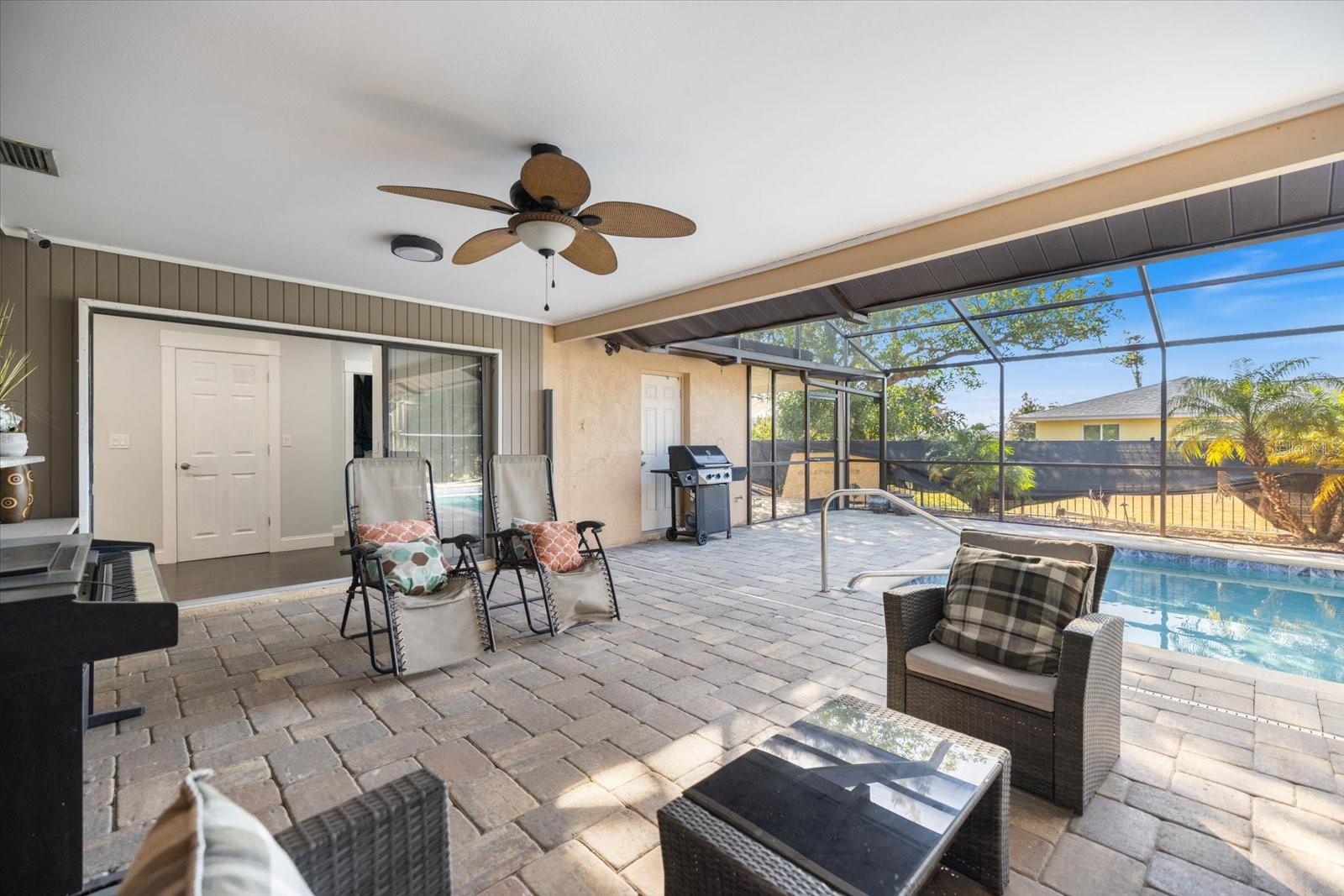 1627 DEL MONTE CT — photo 32