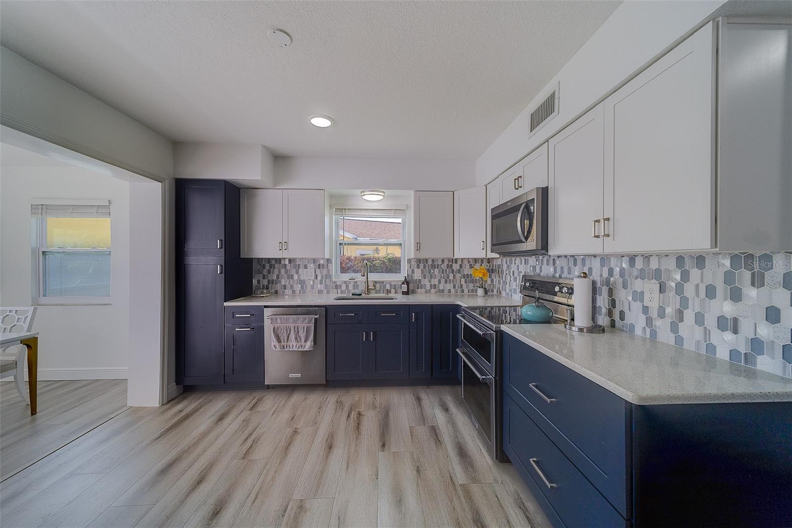 2109 BAYSHORE DR — photo 13