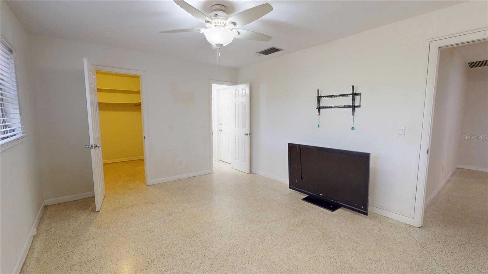 1546 BELLEAIR RD — photo 34