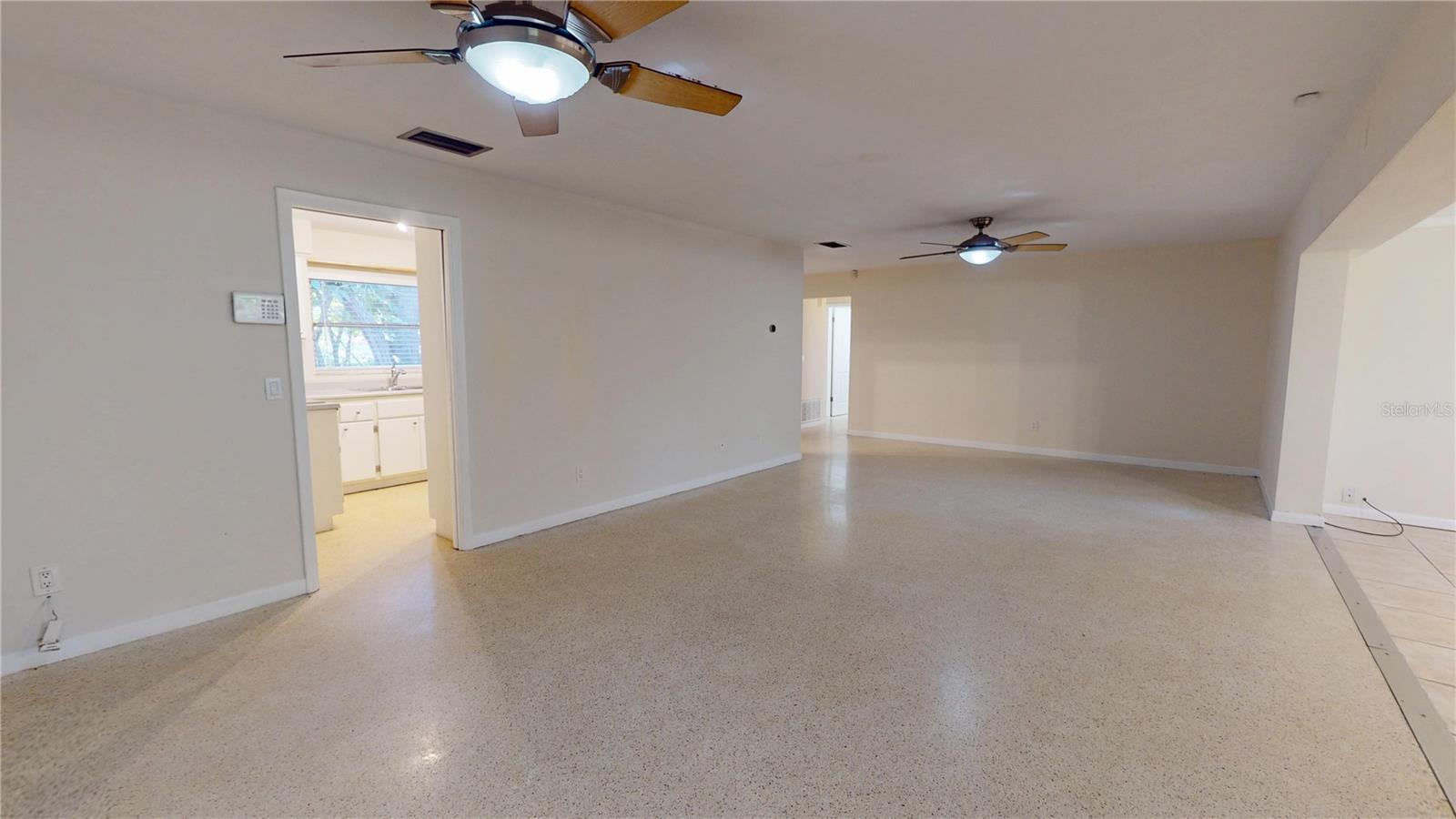 1546 BELLEAIR RD — photo 29