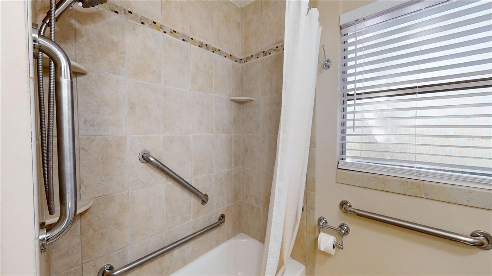 1546 BELLEAIR RD — photo 17