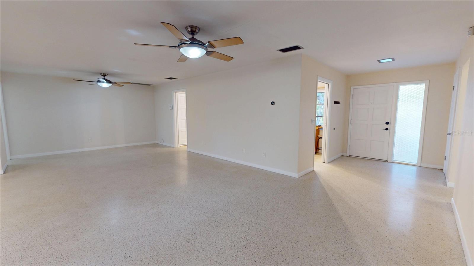 1546 BELLEAIR RD — photo 27