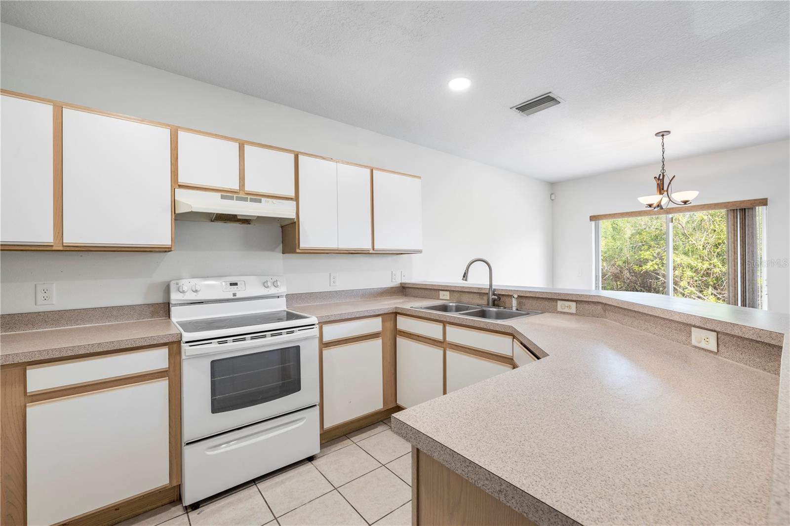 6229 OLIVEDALE DR — photo 13