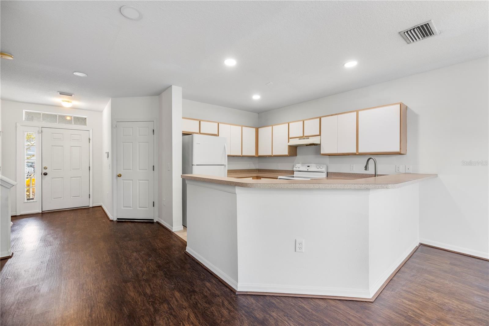 6229 OLIVEDALE DR — photo 10