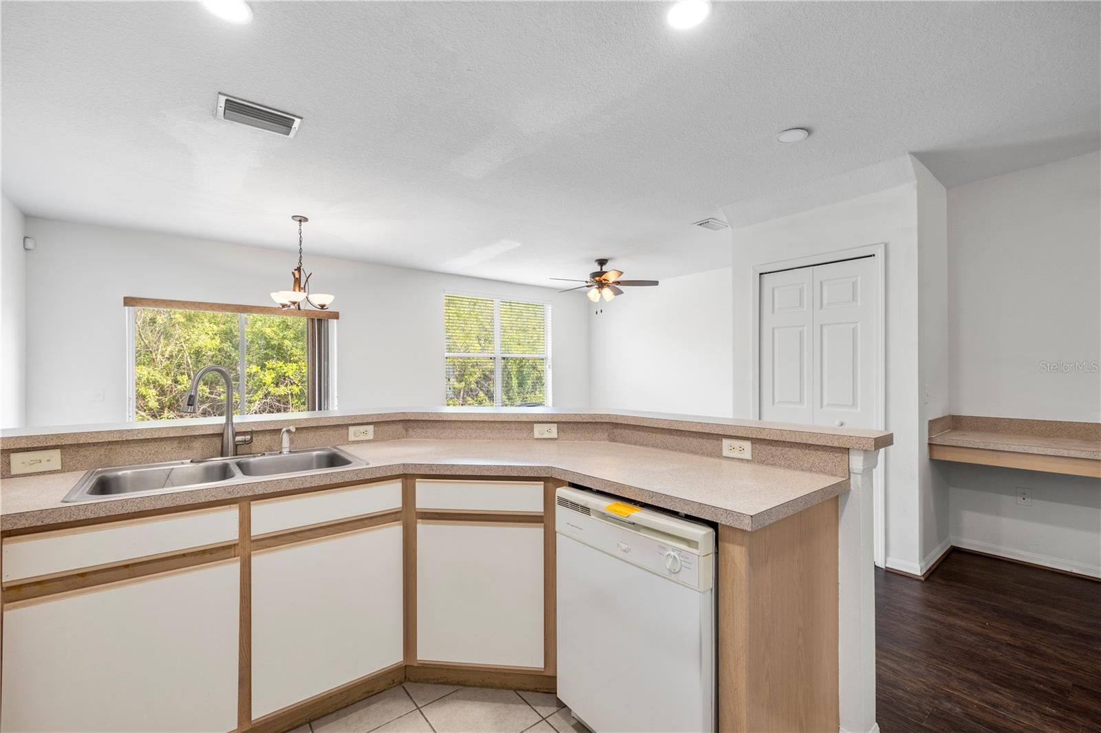 6229 OLIVEDALE DR — photo 15