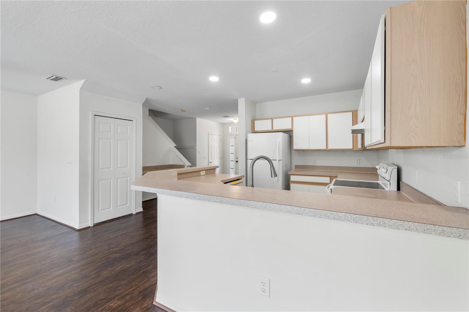 6229 OLIVEDALE DR — photo 12