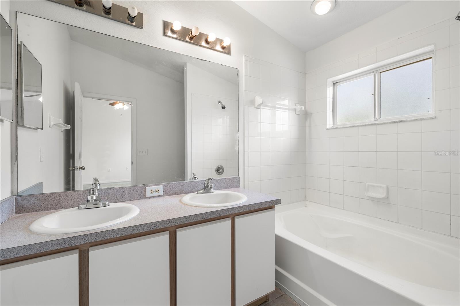 6229 OLIVEDALE DR — photo 29