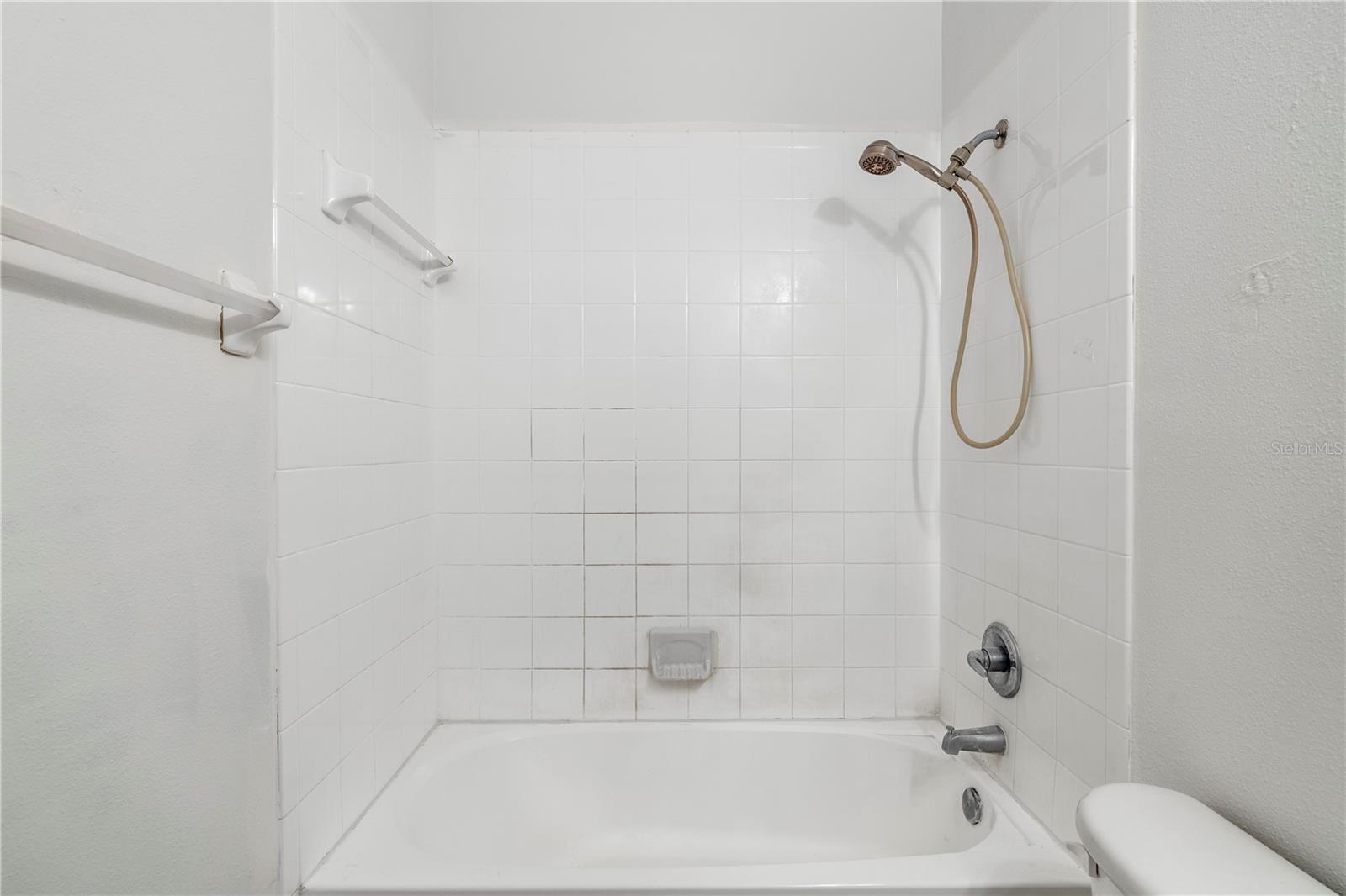 6229 OLIVEDALE DR — photo 24