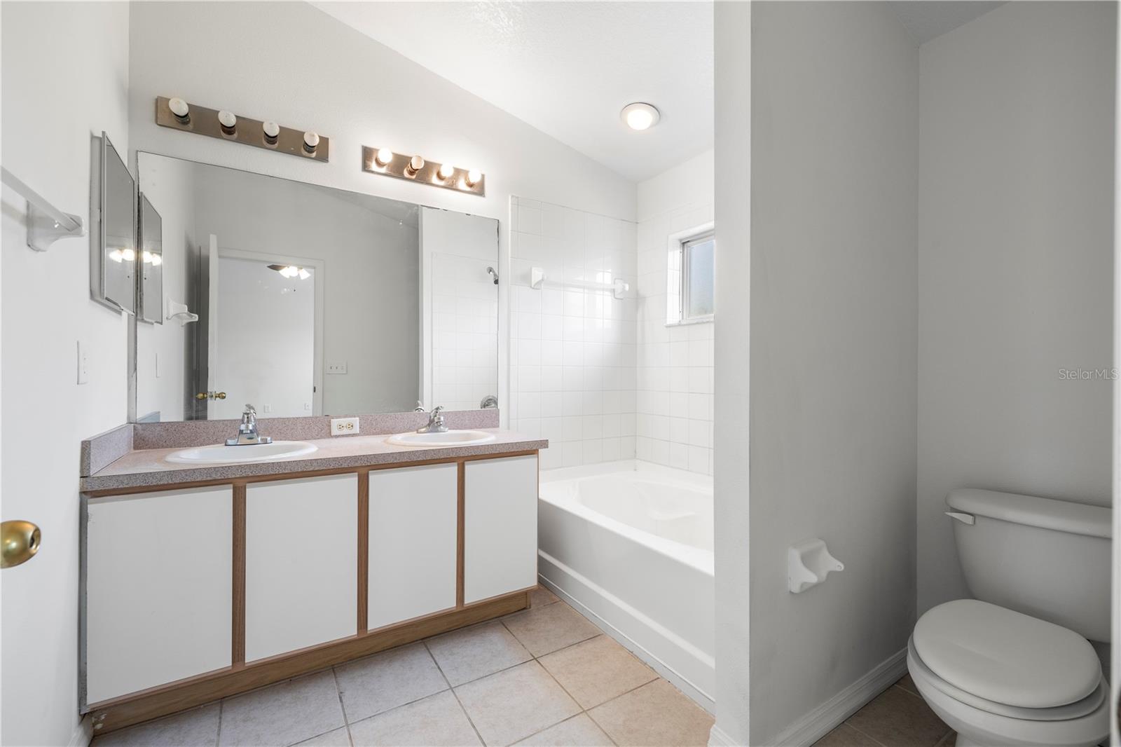 6229 OLIVEDALE DR — photo 28