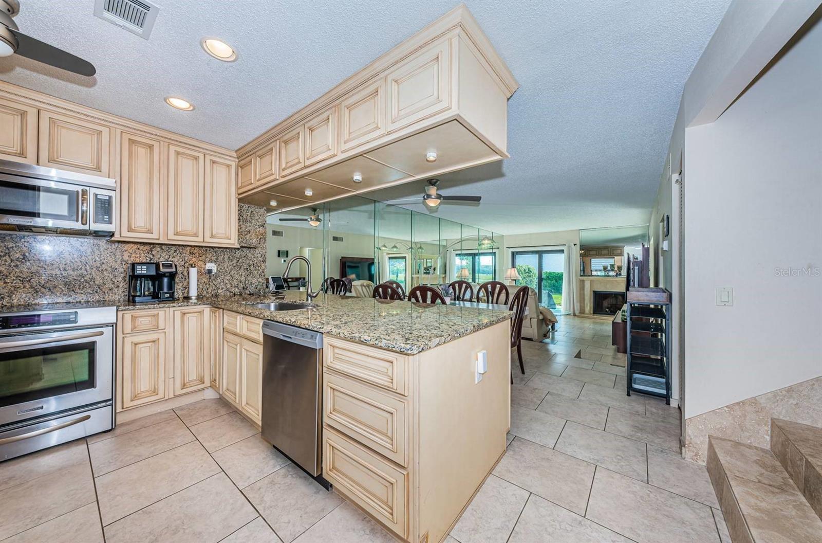 6260 SUN BLVD #1 — photo 4