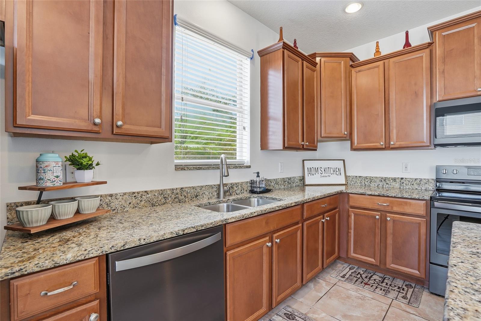 2444 DAKOTA ROCK DR — photo 15