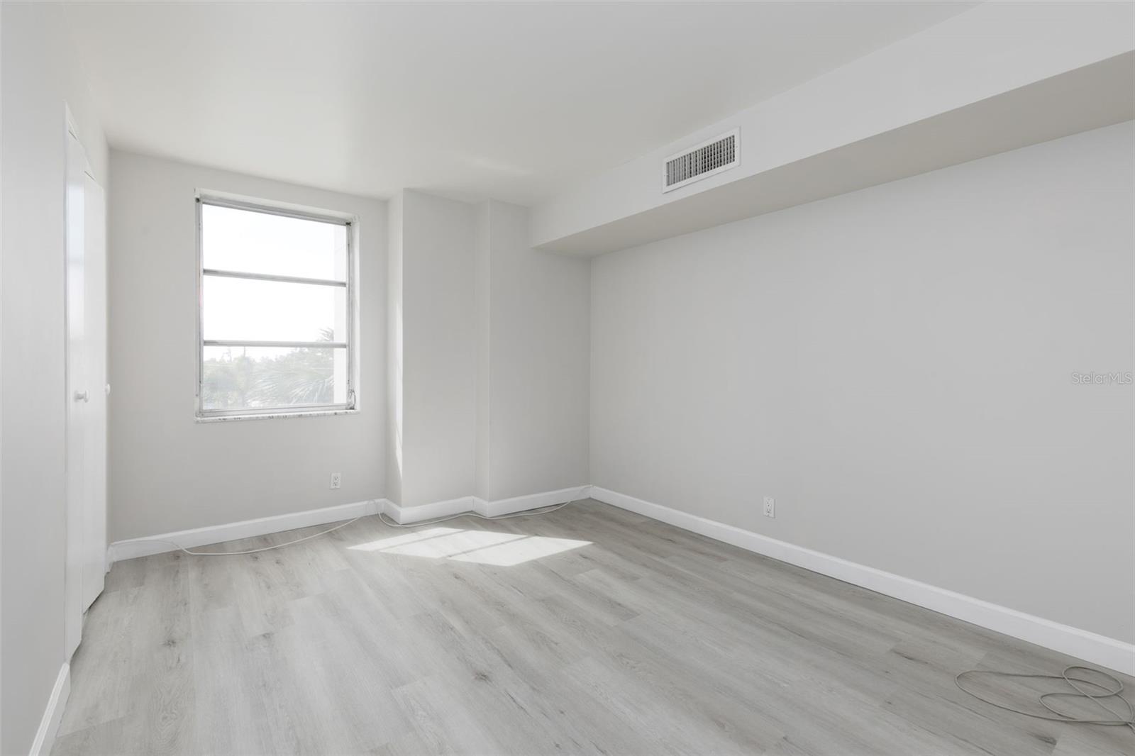 10355 PARADISE BLVD #213 — photo 31