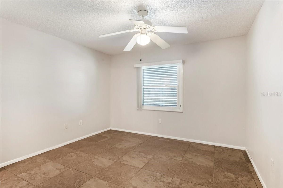 3820 GLEN OAKS MANOR DR — photo 33