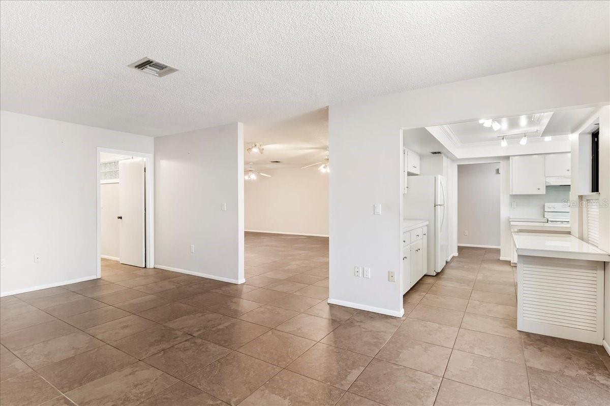 3820 GLEN OAKS MANOR DR — photo 18