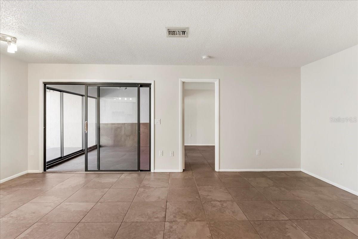 3820 GLEN OAKS MANOR DR — photo 21