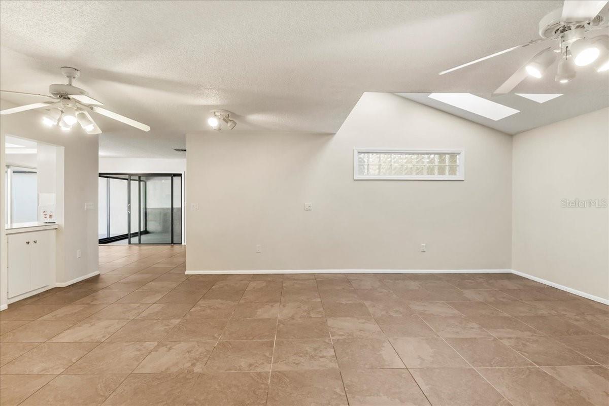 3820 GLEN OAKS MANOR DR — photo 11