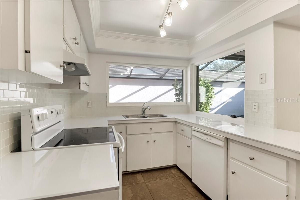 3820 GLEN OAKS MANOR DR — photo 13