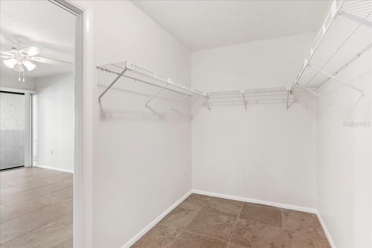 3820 GLEN OAKS MANOR DR — photo 30