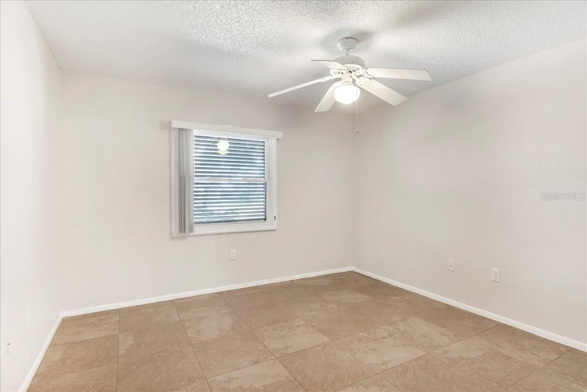3820 GLEN OAKS MANOR DR — photo 35
