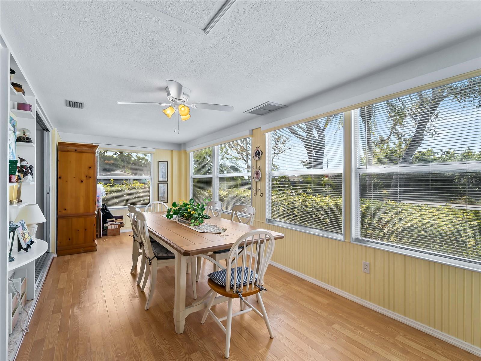 896 S VENICE BLVD — photo 19