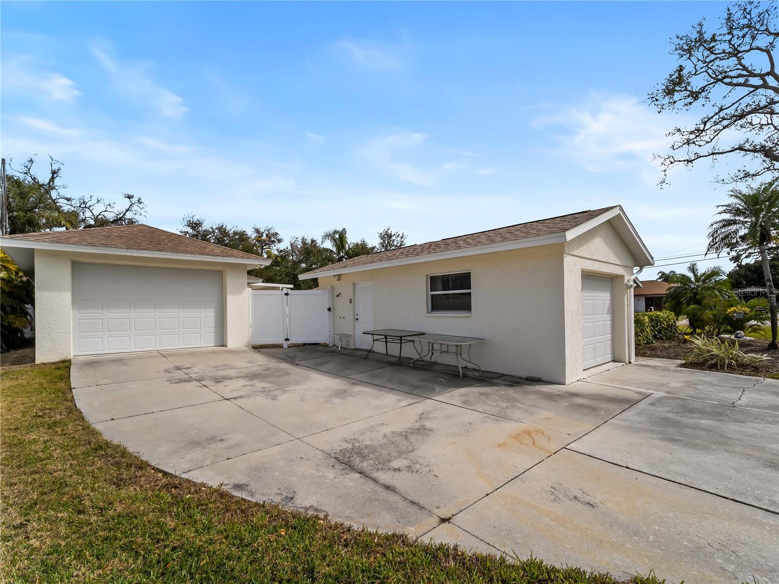 896 S VENICE BLVD — photo 42