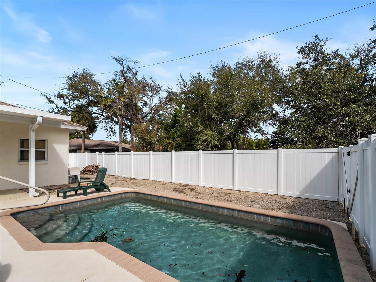 896 S VENICE BLVD — photo 51
