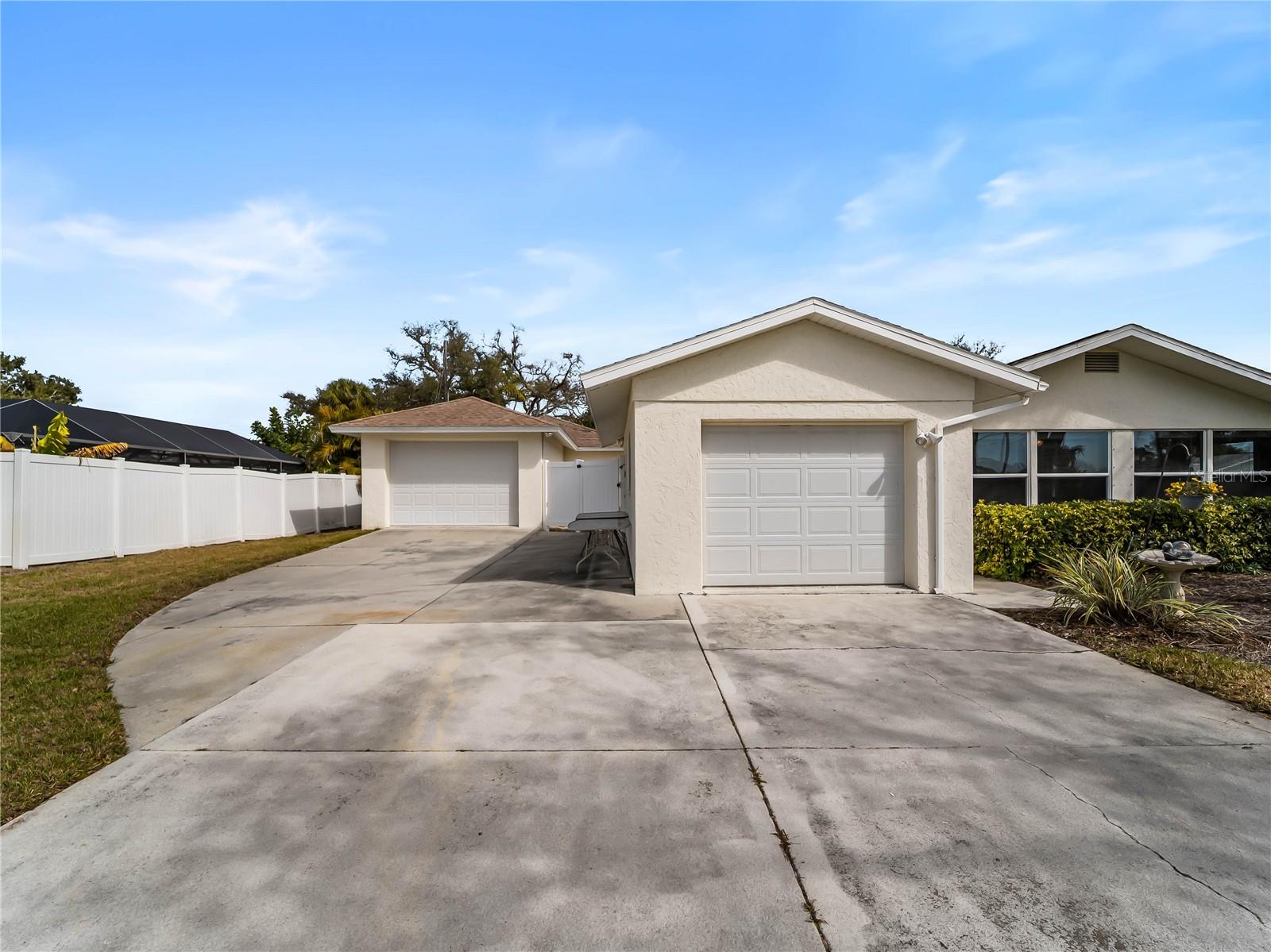 896 S VENICE BLVD — photo 41