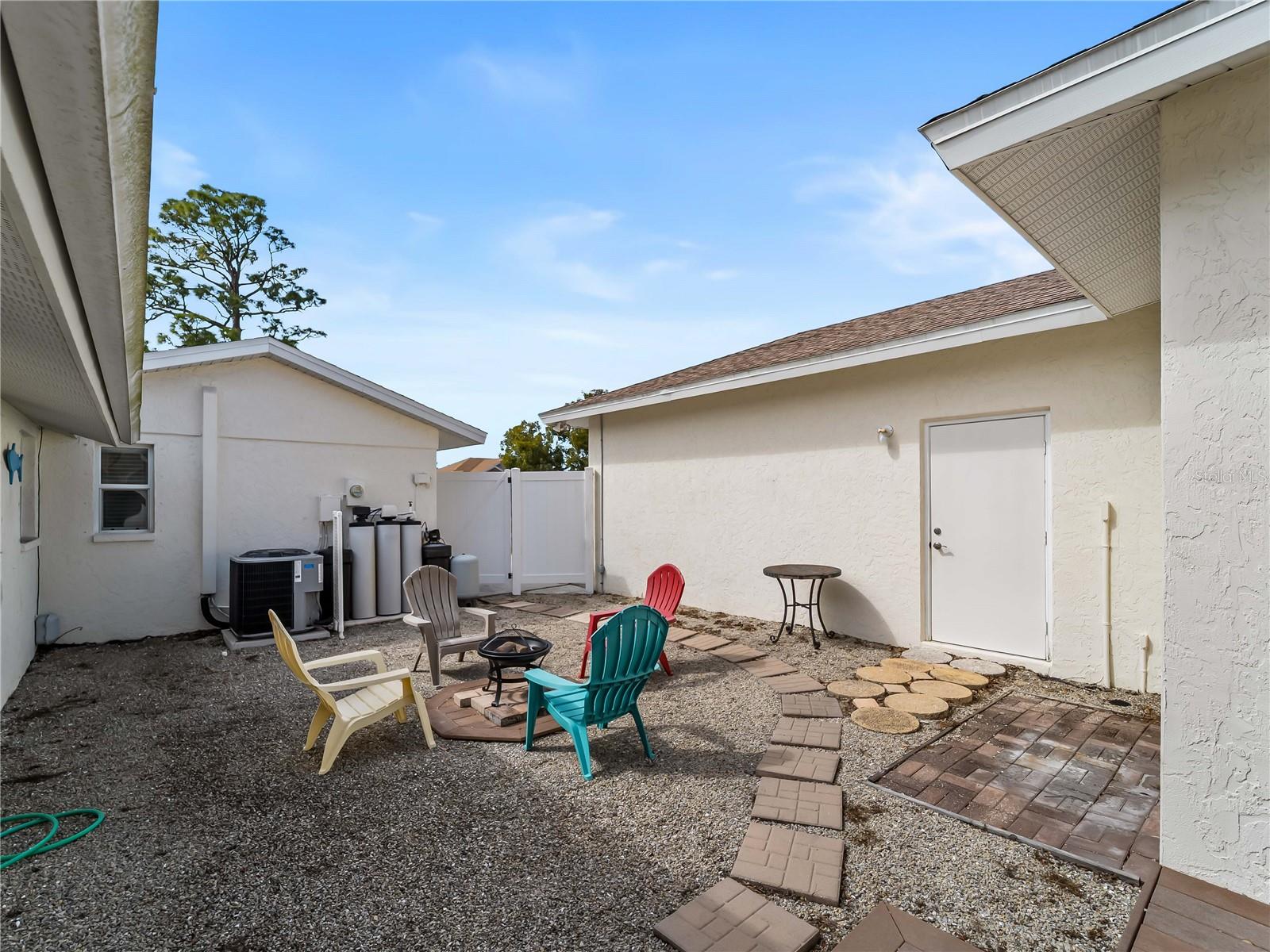 896 S VENICE BLVD — photo 47