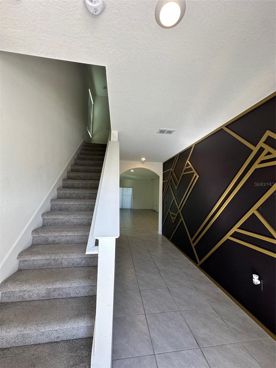 5703 HOLLINGWORTH TRL — photo 4