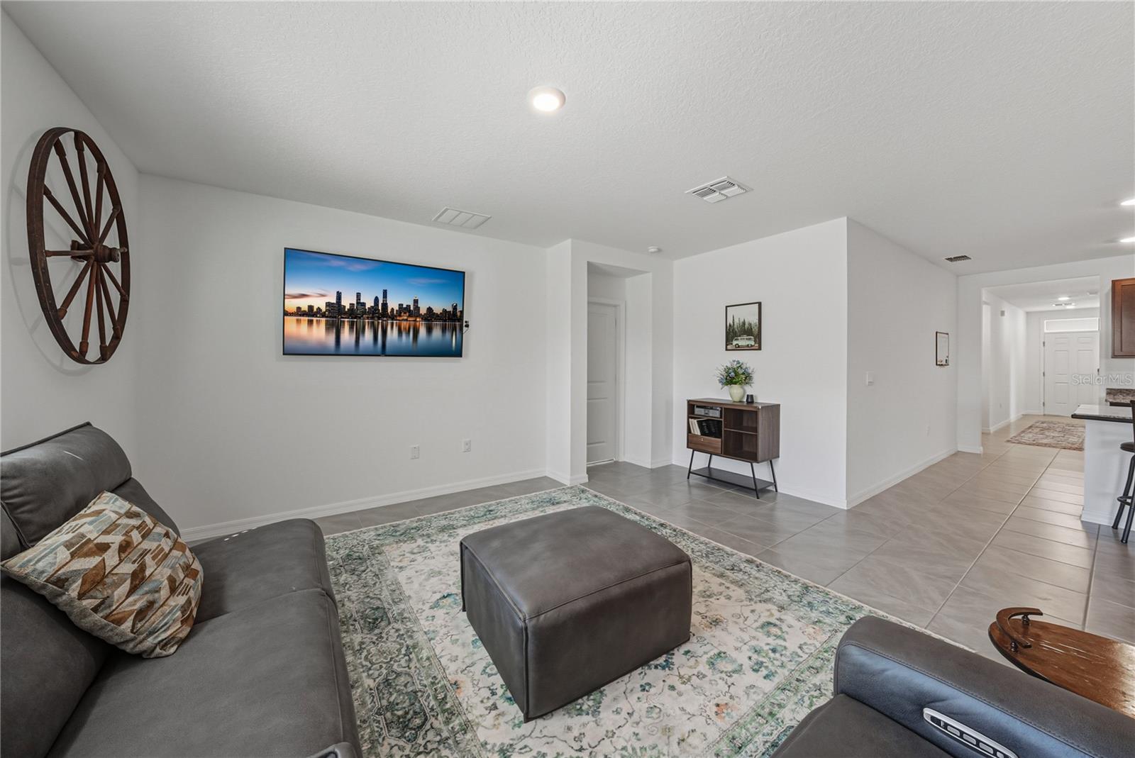 2741 GARDINER LN — photo 7