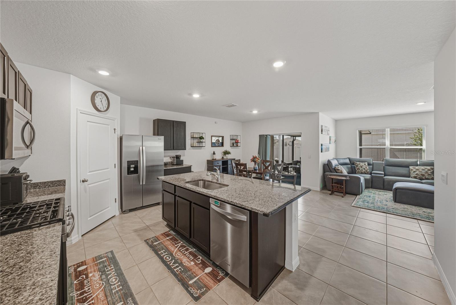 2741 GARDINER LN — photo 14