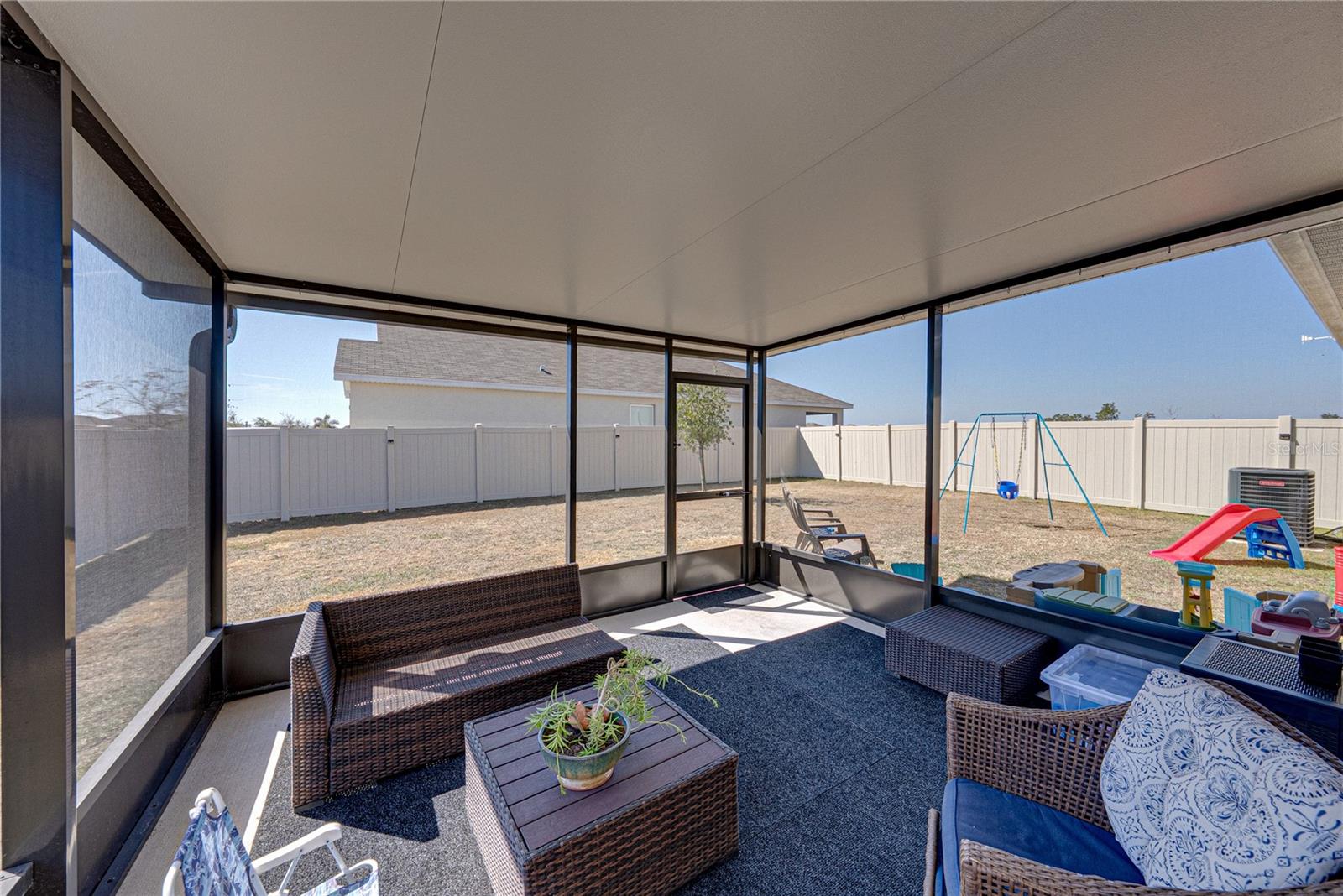 2741 GARDINER LN — photo 31