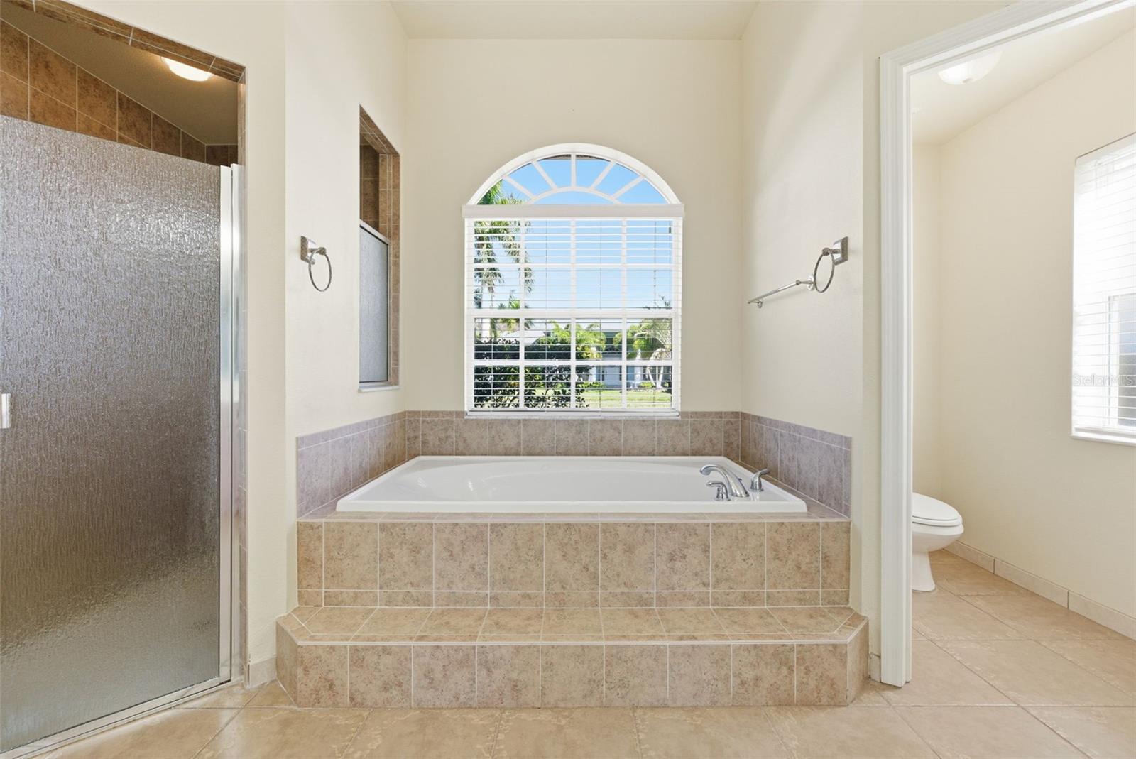 915 VISTA VERDE LN — photo 23