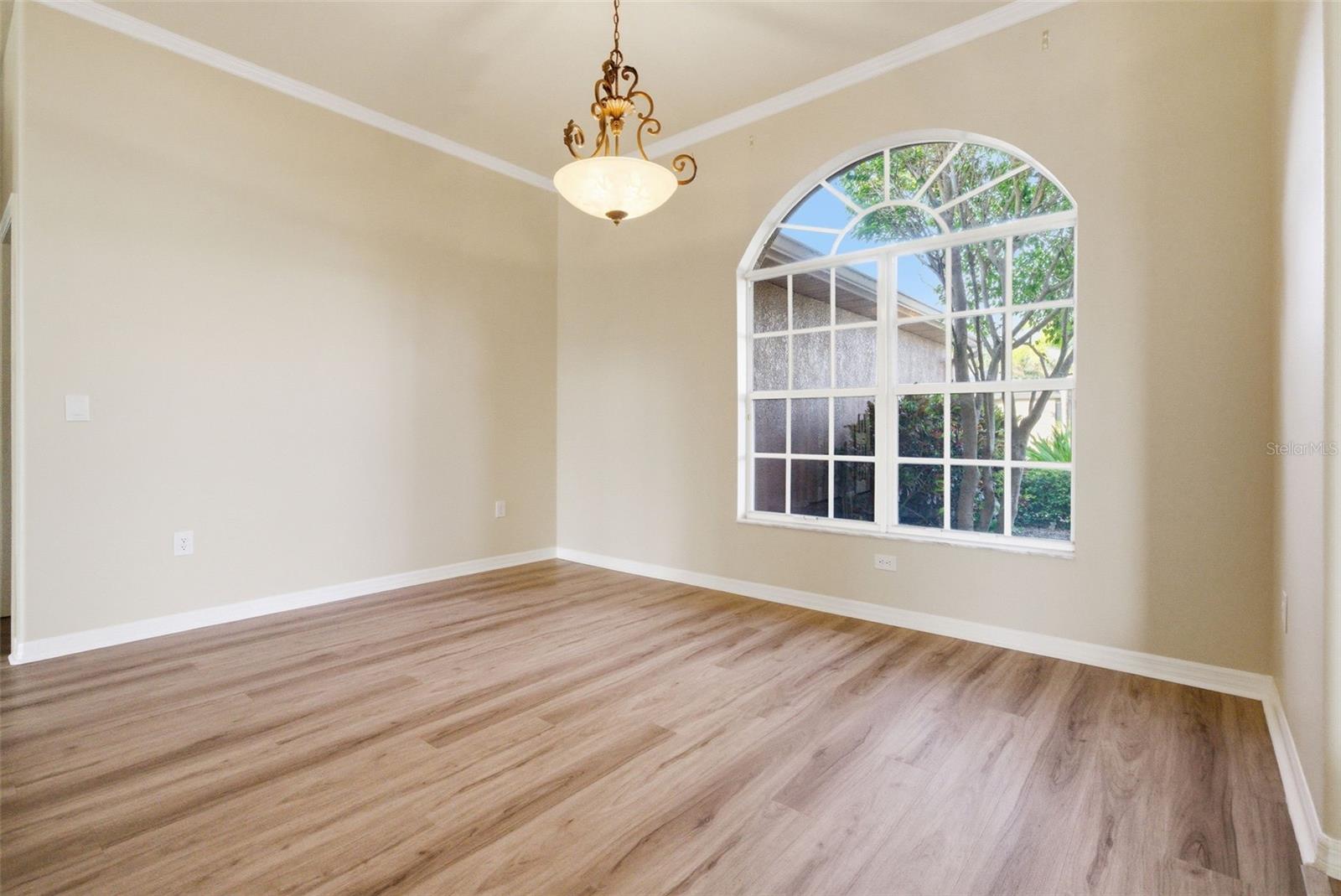 915 VISTA VERDE LN — photo 3