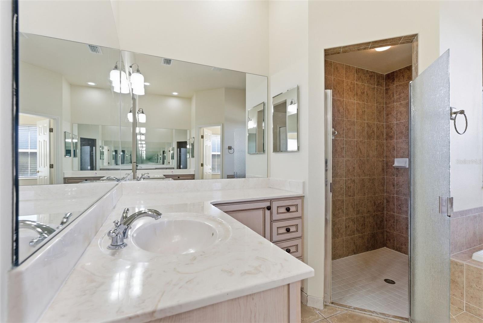915 VISTA VERDE LN — photo 24