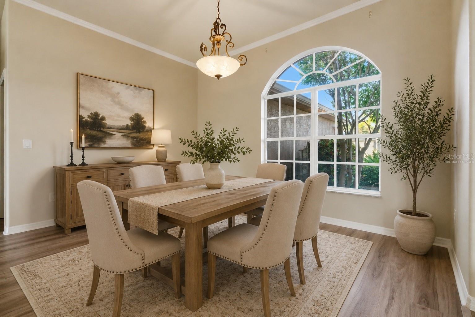 915 VISTA VERDE LN — photo 2
