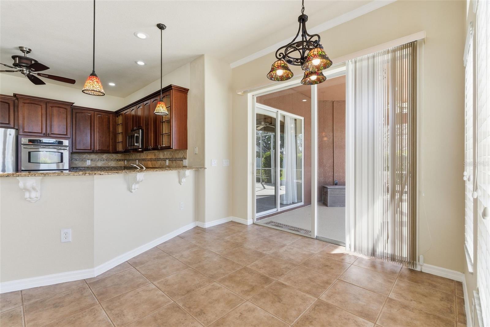 915 VISTA VERDE LN — photo 12