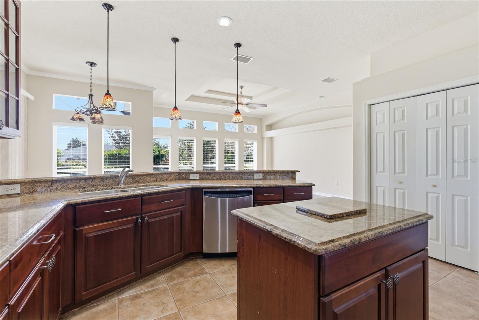 915 VISTA VERDE LN — photo 10