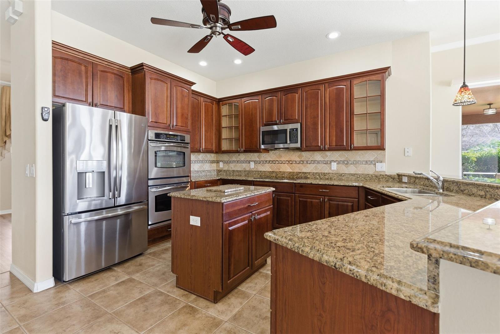 915 VISTA VERDE LN — photo 6