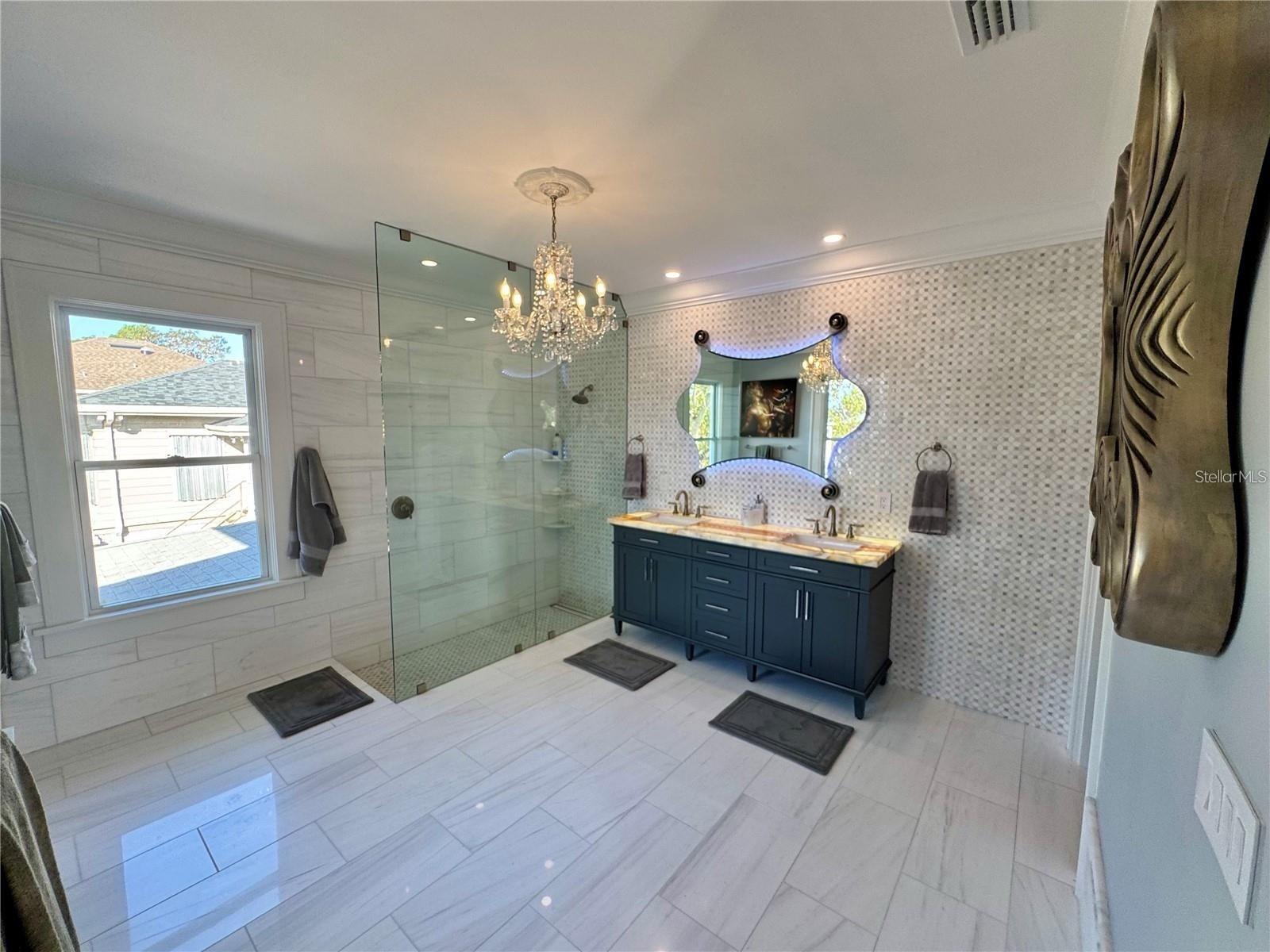 2041 BEACH DR SE — photo 24