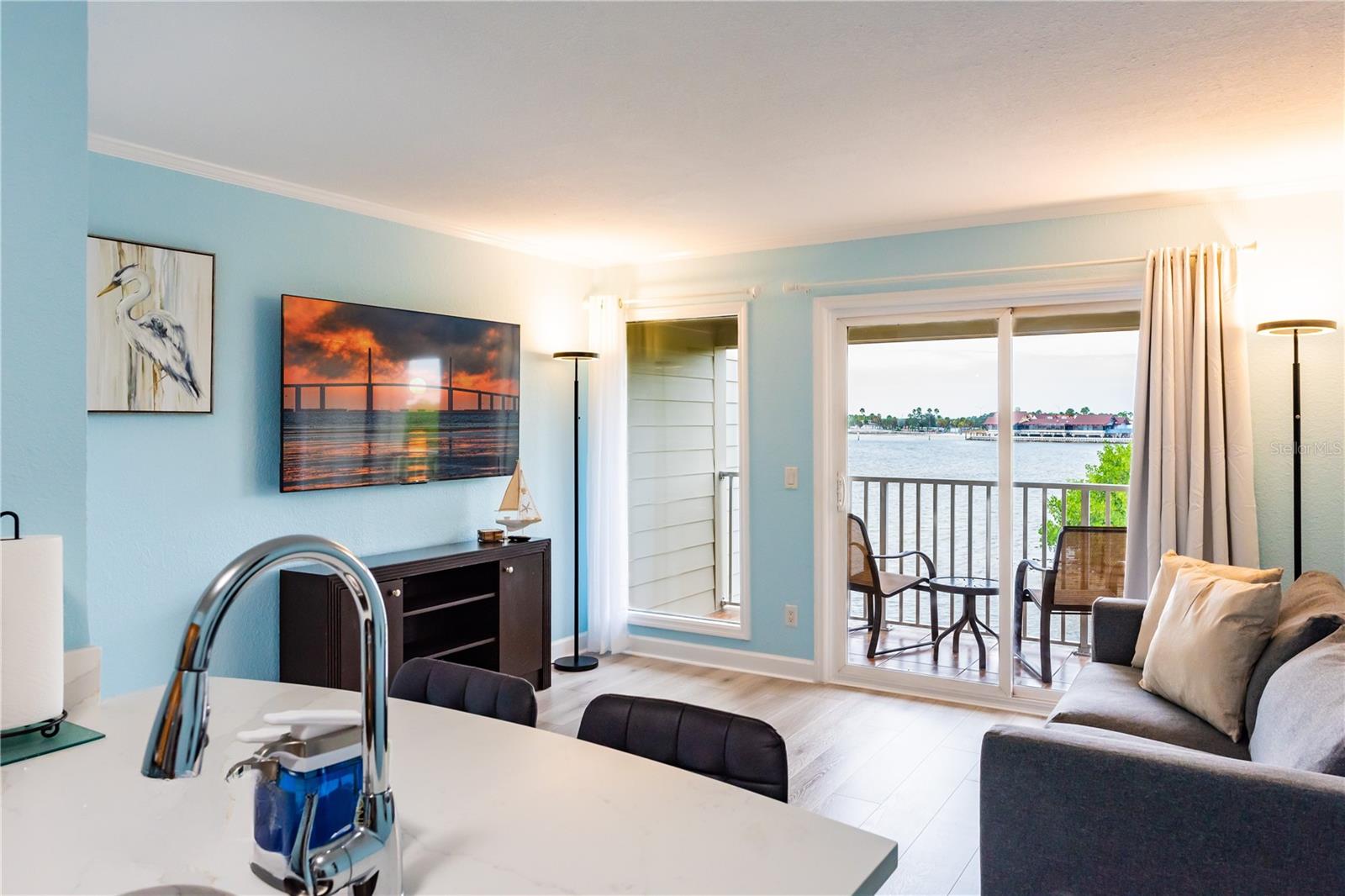 2506 N ROCKY POINT DR #275 — photo 4